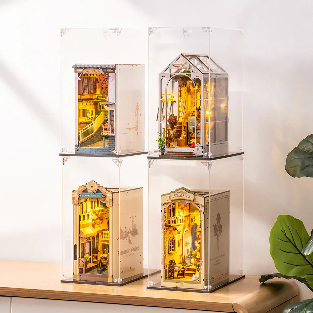 Display Case | Book Nook DIY