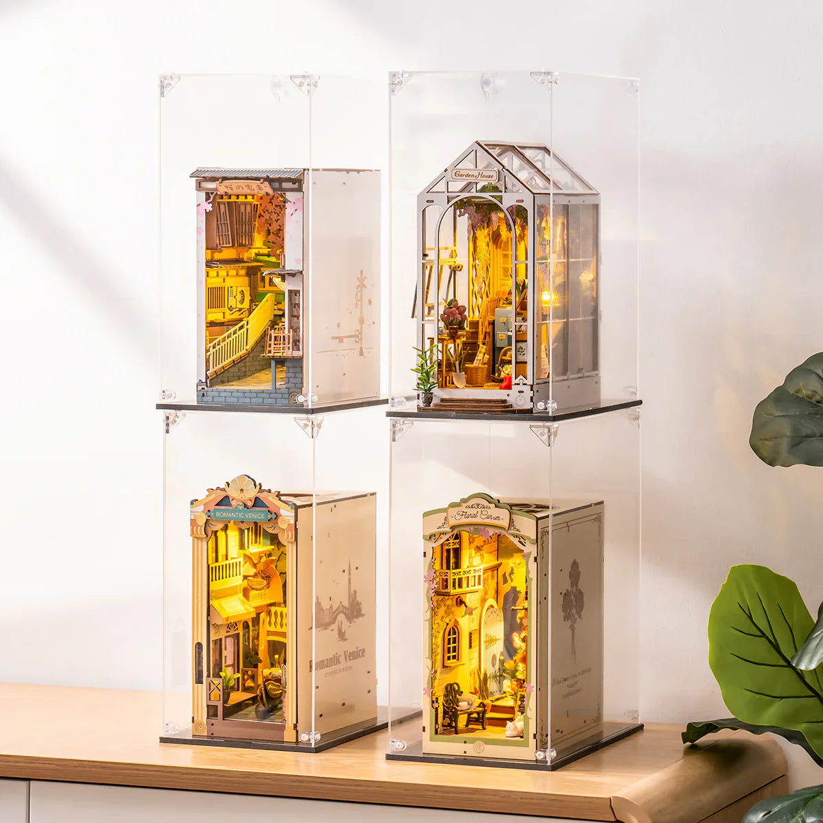 Display Case | Book Nook DIY