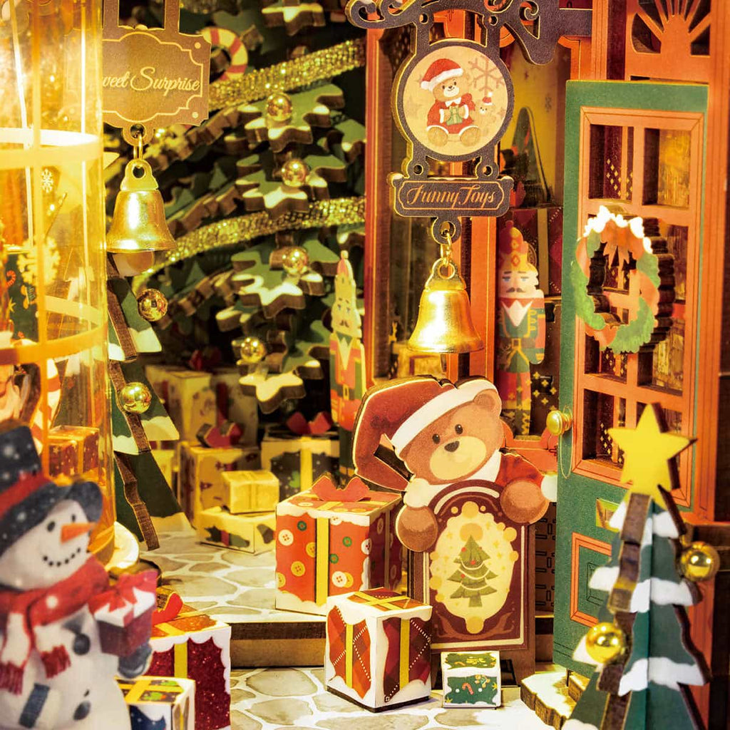 Festive Street | Enchanted Christmas | Book Nook DIY